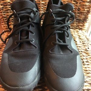 Adidas Men’s Black Tubular Basketball Shoe